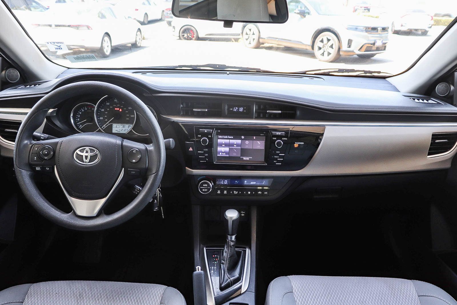 Used 2015 Toyota Corolla LE FWD image 14
