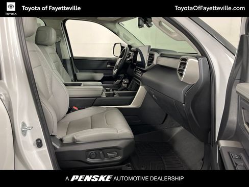 Used 2023 Toyota Tundra Limited AWD/4WD image 11