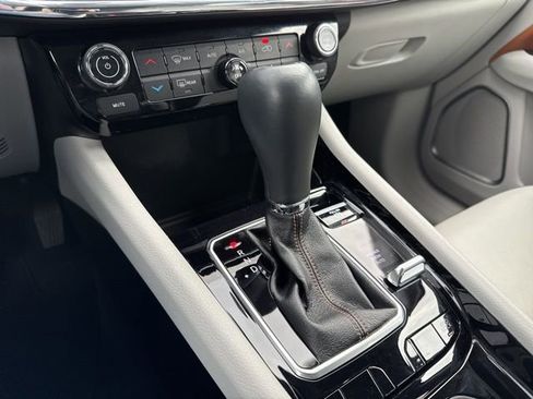 Used 2022 Jeep Compass Limited image 6