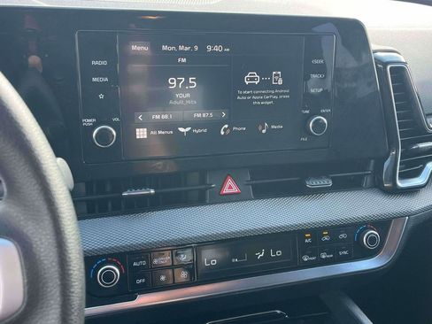 Used 2025 Kia Sportage LX image 19