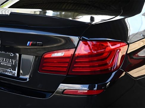 Used 2015 BMW M5 image 8