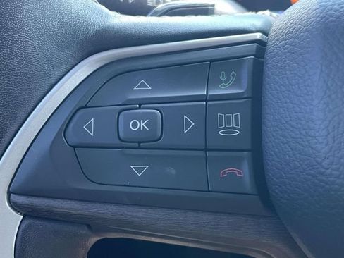 Used 2022 Jeep Grand Cherokee L Limited w/ Black Appearance Package RWD image 26