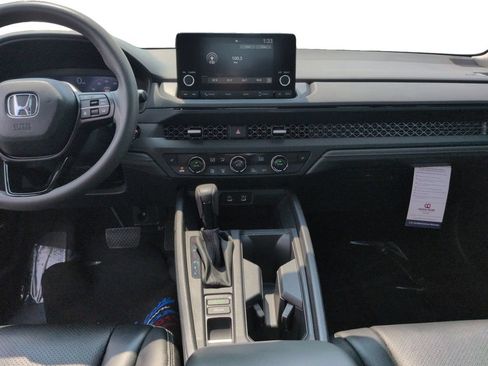 Used 2024 Honda Accord EX image 11