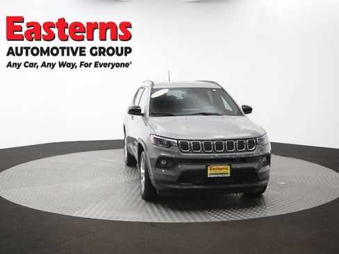 Used 2023 Jeep Compass Latitude AWD/4WD image 50