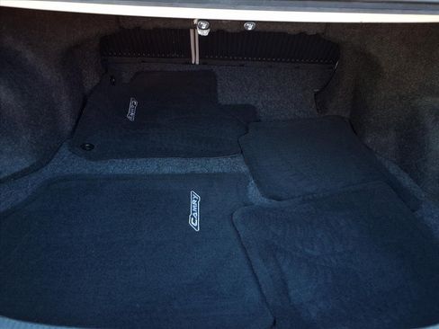 Used 2012 Toyota Camry LE image 19