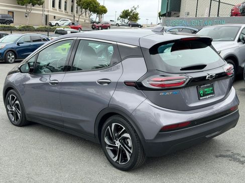 Used 2023 Chevrolet Bolt LT w/ Infotainment Package FWD image 7