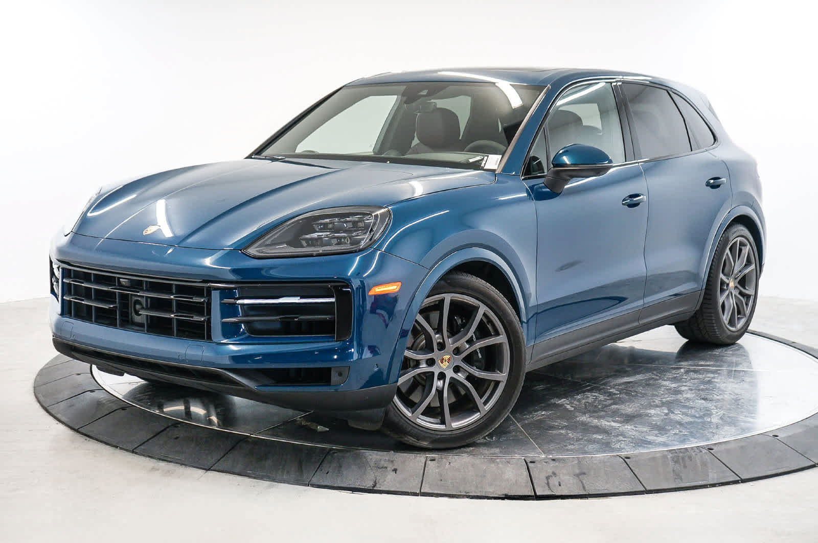 Certified 2024 Porsche Cayenne S AWD/4WD image 1