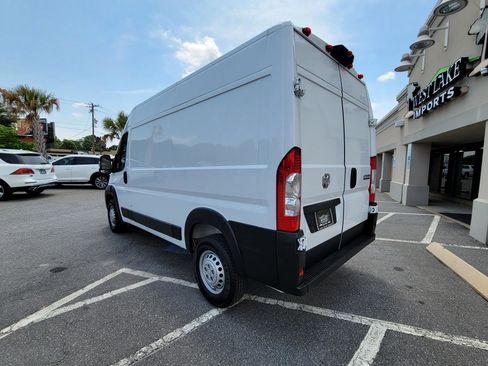 Used 2025 RAM ProMaster 2500 w/ Convenience Group FWD image 10