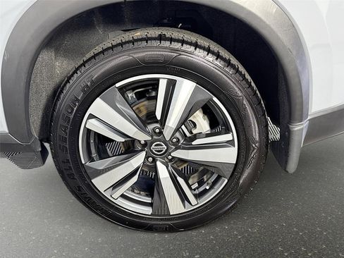Used 2021 Nissan Rogue SL w/ Premium Package FWD image 32
