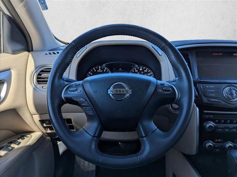 Used 2017 Nissan Pathfinder SV image 15