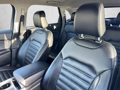 Used 2021 Ford Edge SEL w/ Convenience Package image 14