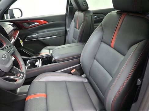 New 2026 Chevrolet Traverse RS image 11
