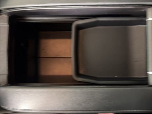 Used 2023 Toyota Highlander XLE image 10