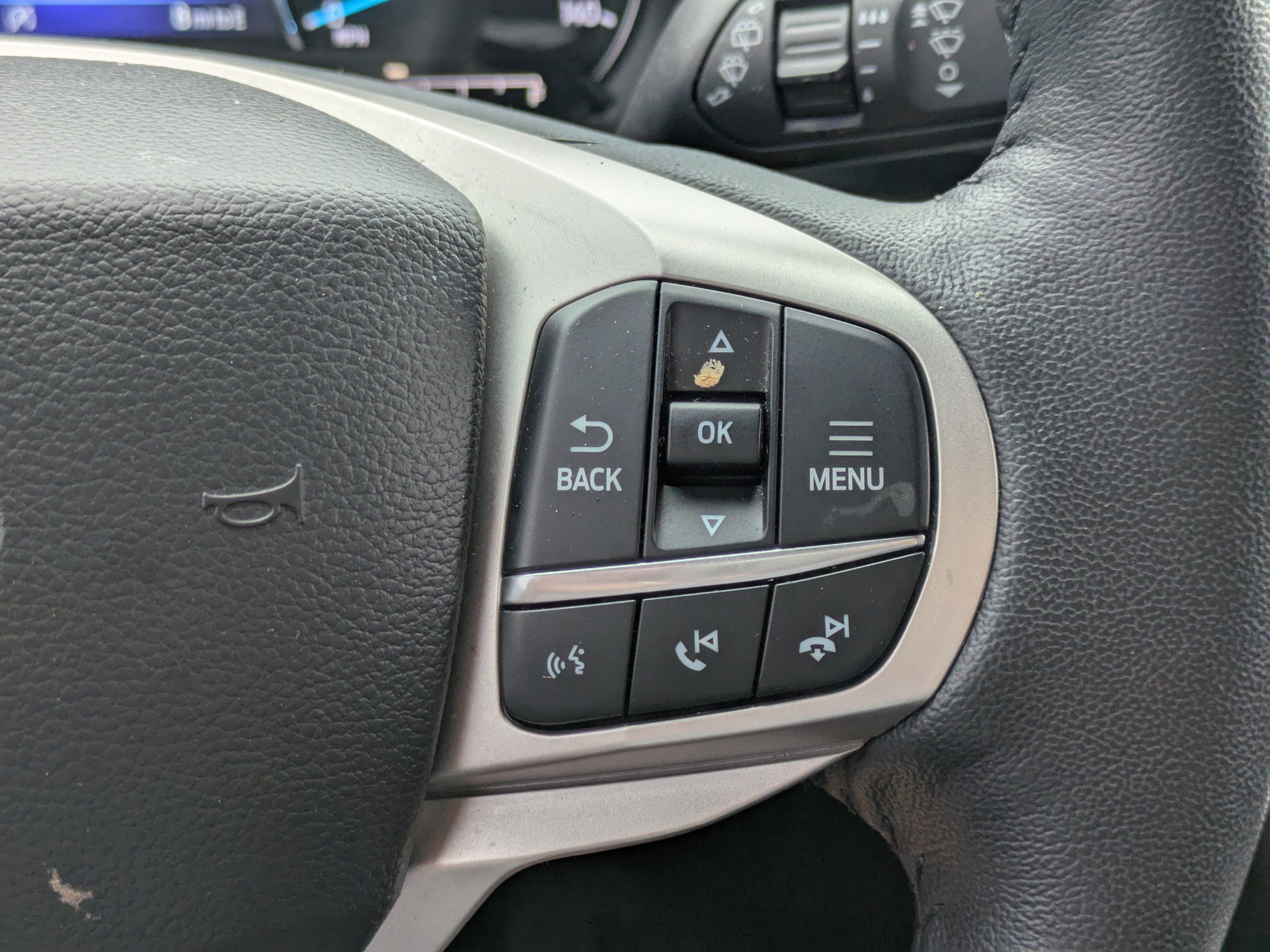 Used 2023 Ford Explorer XLT w/ Equipment Group 202A AWD/4WD image 24