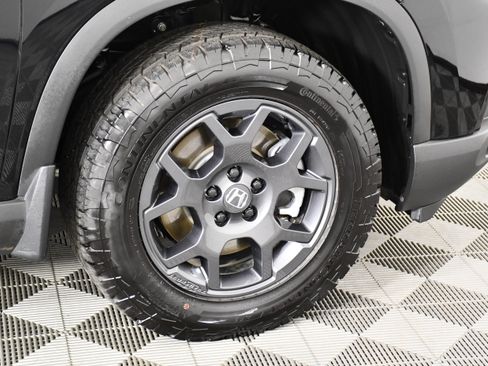 Certified 2025 Honda Pilot TrailSport image 57