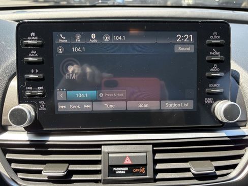 Used 2018 Honda Accord Sport image 16
