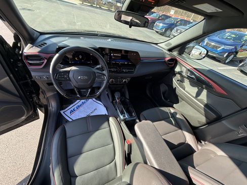 Used 2025 Chevrolet TrailBlazer RS w/ Driver Confidence Package image 20