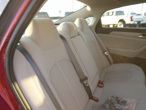 Used 2018 Hyundai Sonata SE image 16