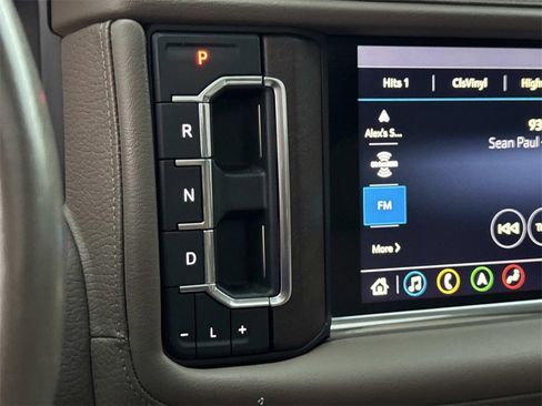 Used 2021 GMC Yukon Denali w/ Denali Premium Package image 33