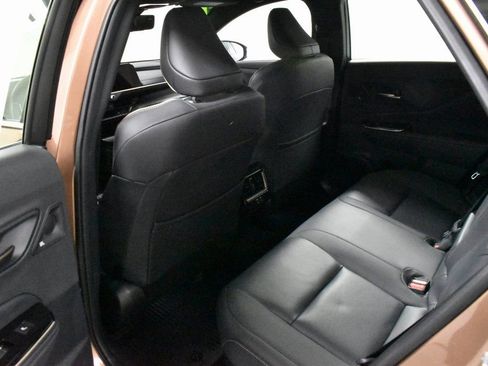 Used 2025 Toyota Crown Signia Limited image 16