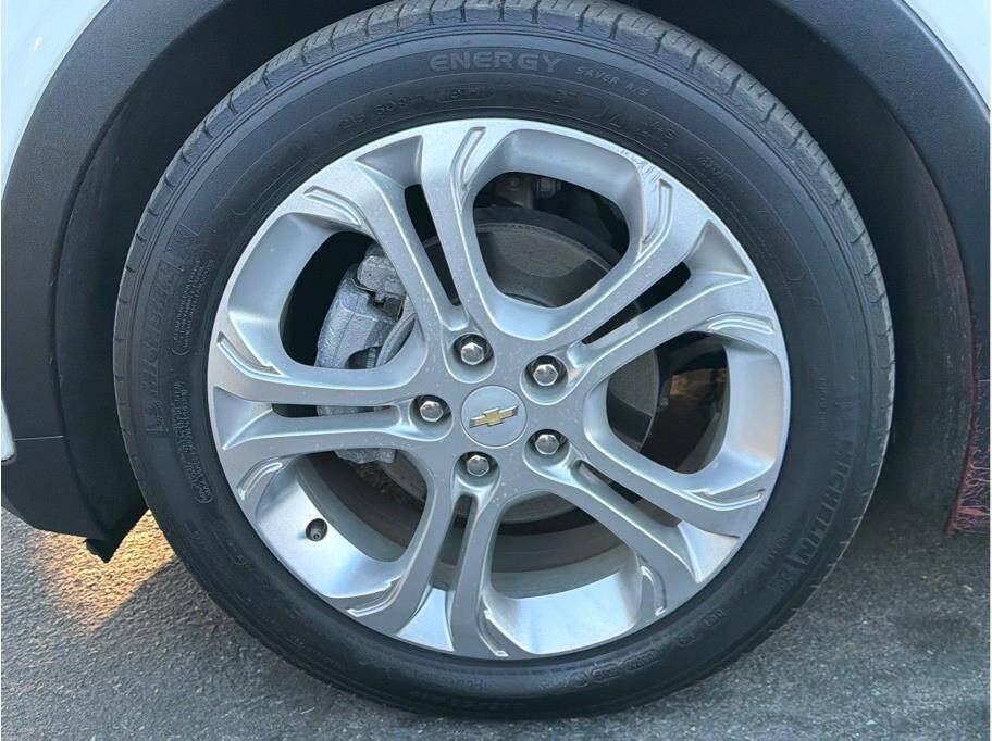 Used 2018 Chevrolet Bolt LT FWD image 29