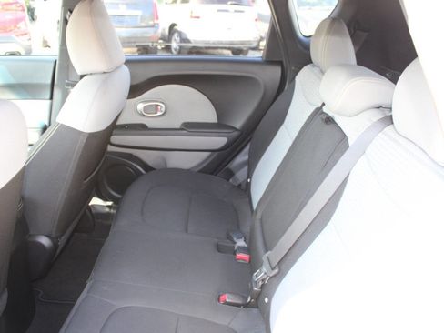 Used 2014 Kia Soul + image 18