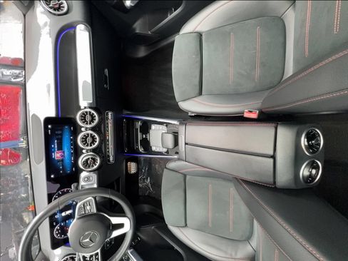 Used 2023 Mercedes-Benz GLB 250 image 35