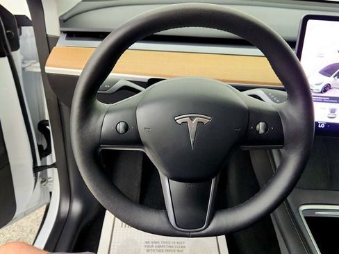 Used 2024 Tesla Model Y Performance AWD/4WD image 13