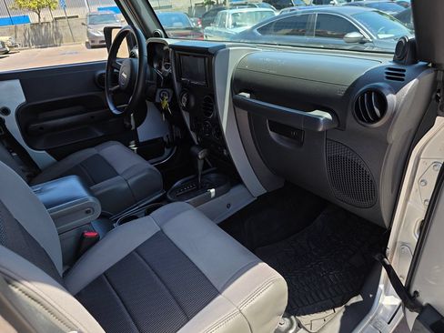 Used 2010 Jeep Wrangler Unlimited Sport AWD/4WD image 13
