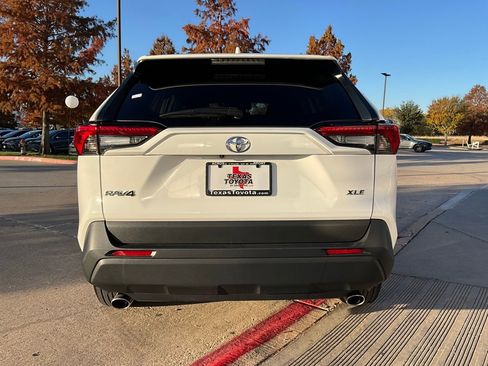 Used 2025 Toyota RAV4 XLE image 7