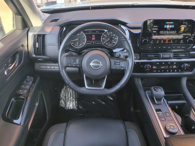 Used 2024 Nissan Pathfinder SL w/ SL Premium Package AWD/4WD image 16