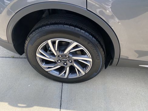 Used 2023 Lincoln Corsair FWD image 5