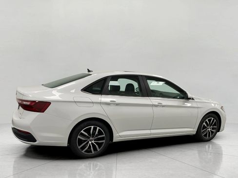 New 2025 Volkswagen Jetta SE image 2