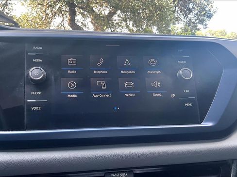 Used 2023 Volkswagen Taos SE w/ Panoramic Sunroof Package FWD image 35