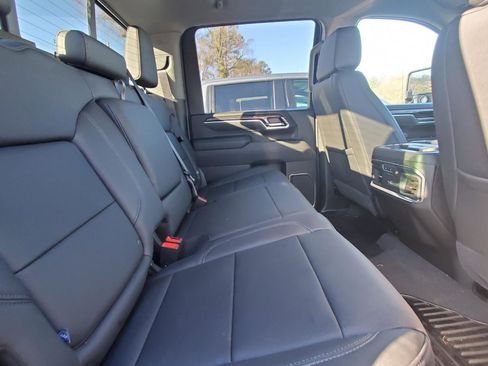 Used 2025 Chevrolet Silverado 3500 LTZ w/ LTZ Plus Package image 6