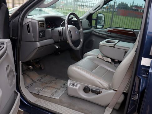 Used 2003 Ford F250 XL image 13