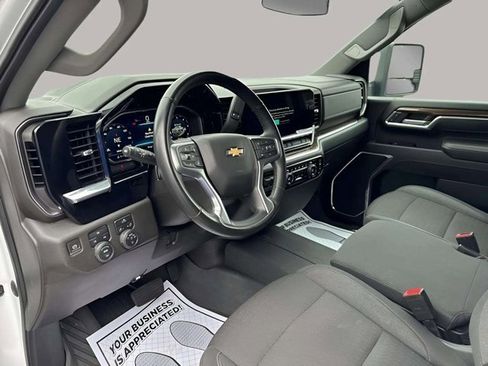 Used 2024 Chevrolet Silverado 2500 LT image 7