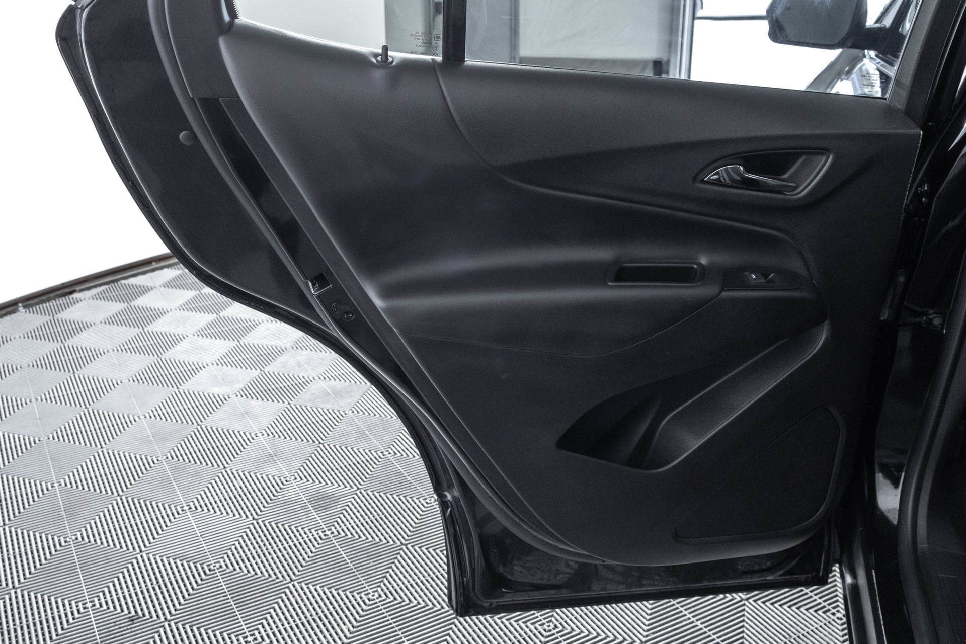Used 2024 Chevrolet Equinox LT w/ LPO, Floor Liner Package AWD/4WD image 36
