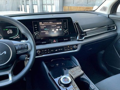 Certified 2025 Kia Sportage LX image 6