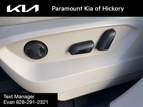 Used 2023 Volkswagen Atlas SE image 21