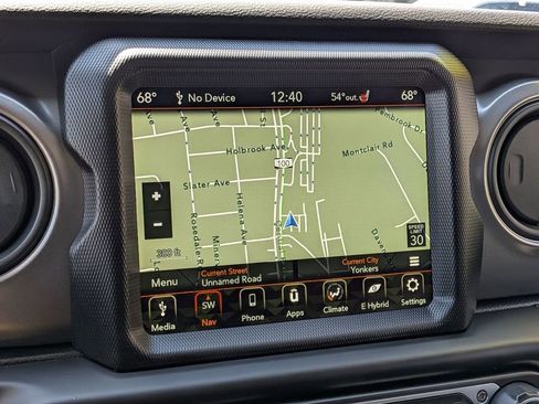 Used 2023 Jeep Wrangler Unlimited w/ Cold Weather Group image 19