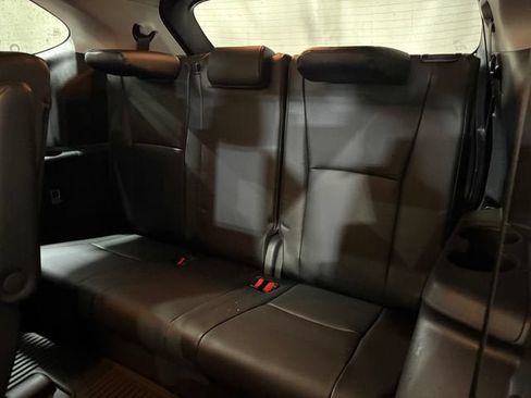 Used 2024 Toyota Highlander XLE AWD/4WD image 23