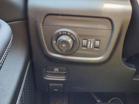 New 2026 Jeep Grand Cherokee L Limited AWD/4WD image 16