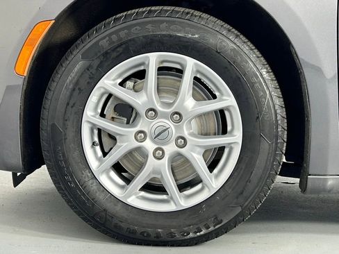 Used 2023 Chrysler Voyager LX FWD image 32
