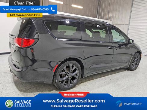 Used 2020 Chrysler Pacifica Limited FWD image 4
