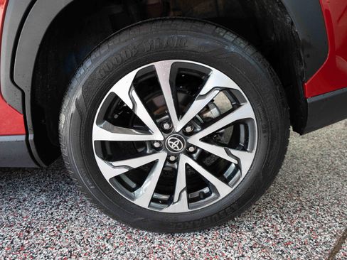 Used 2024 Toyota Corolla Cross XLE FWD image 29