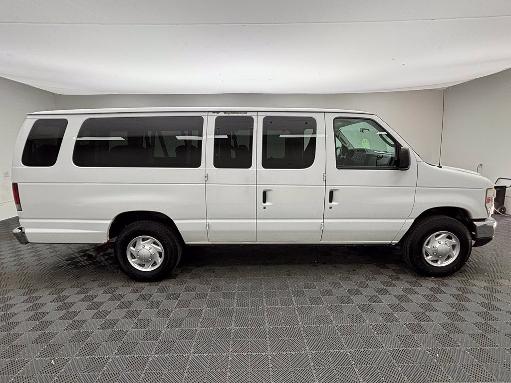 Used 2011 Ford E-350 and Econoline 350 XLT RWD image 7