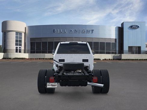 New 2025 Ford F550 4x4 Crew Cab image 6