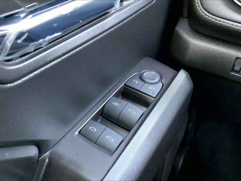 Used 2024 Chevrolet Colorado LT w/ LT Convenience Package image 33