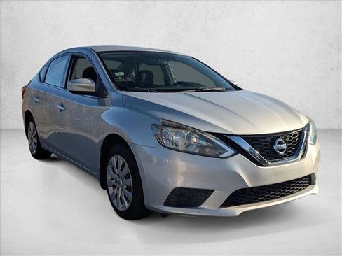 Used 2017 Nissan Sentra SV image 3